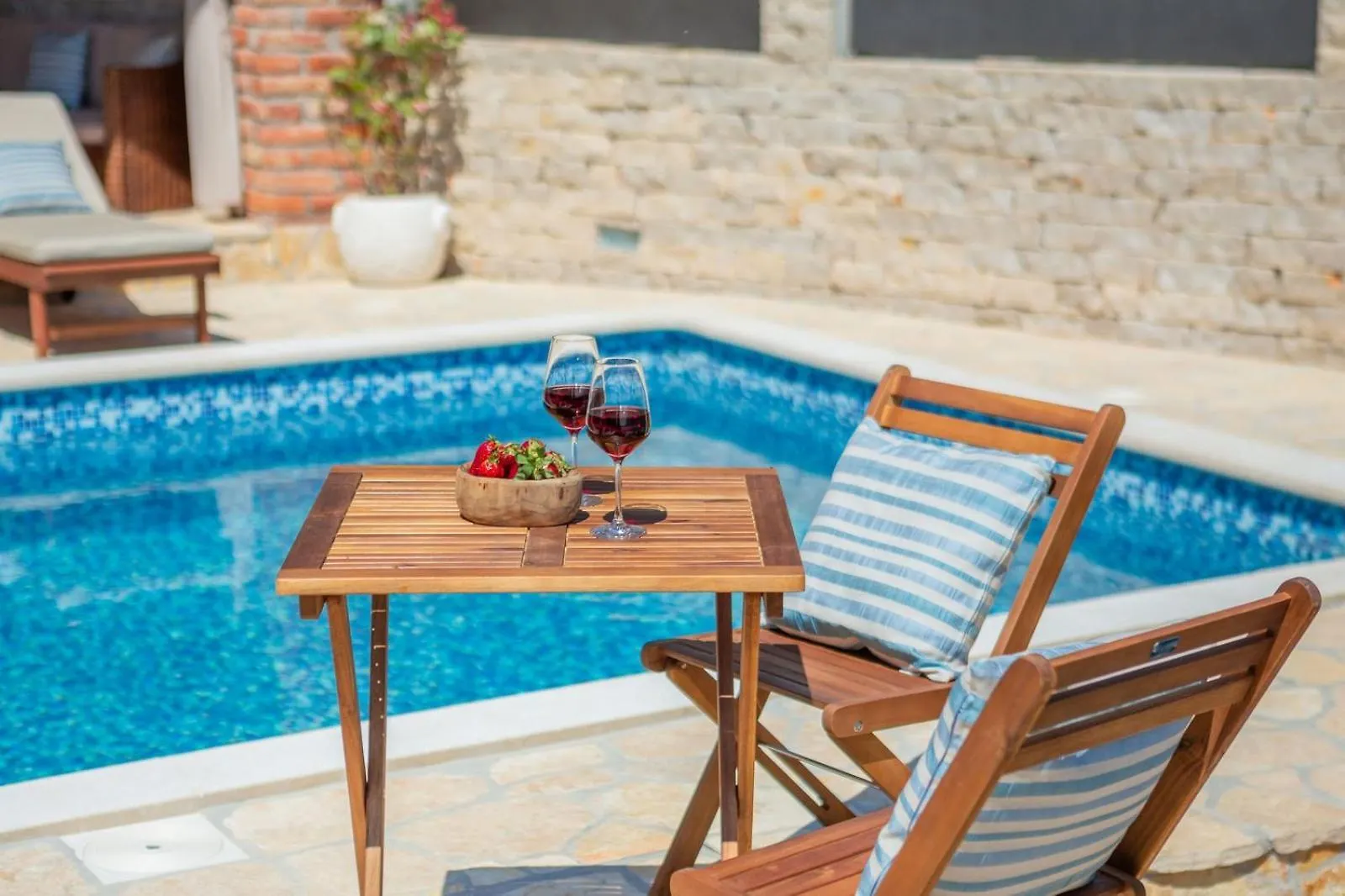 Seafront Villa Noah With Heated Pool Pridraga