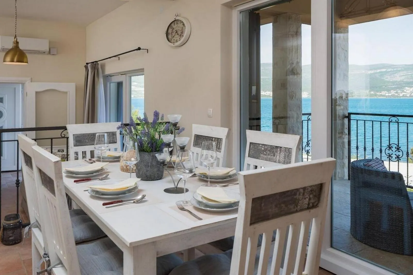 Seafront Villa Noah With Heated Pool Pridraga