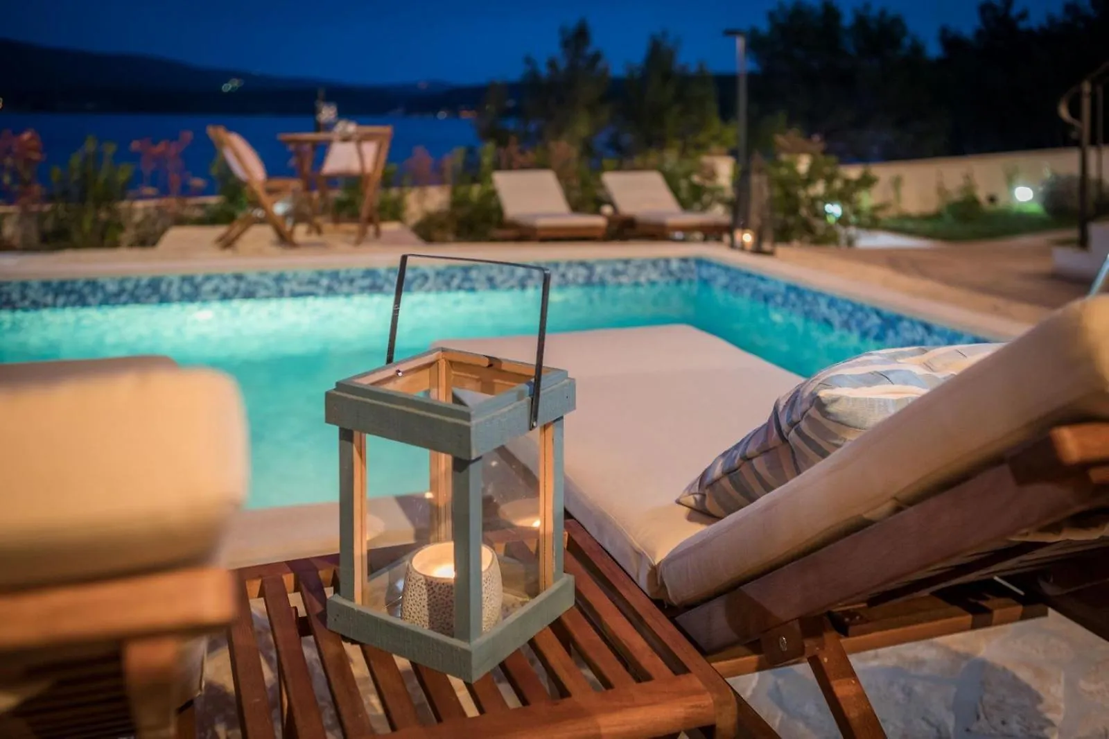 Seafront Villa Noah With Heated Pool Pridraga