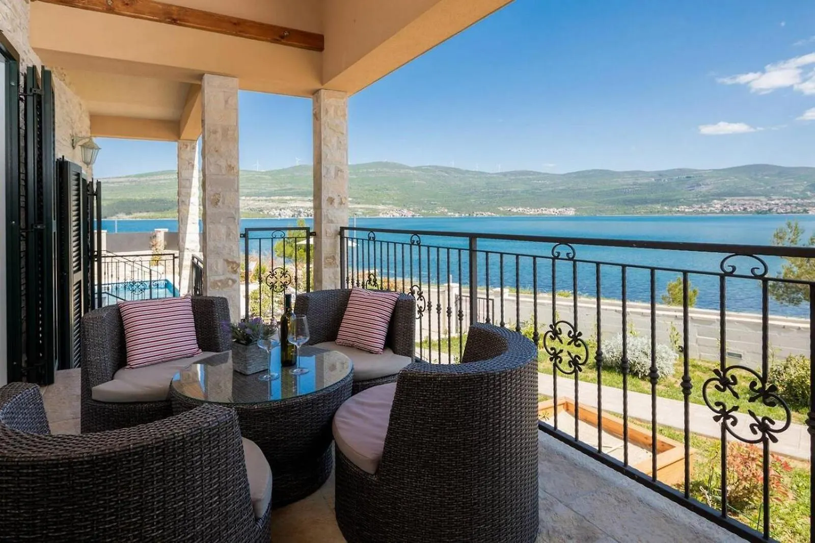 Seafront Villa Noah With Heated Pool Pridraga 0*,