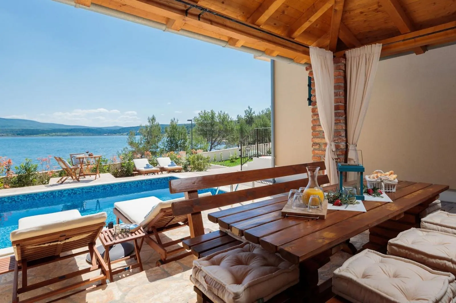 Seafront Villa Noah With Heated Pool Pridraga