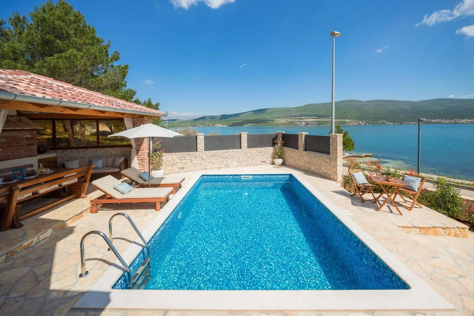 Seafront Villa Noah With Heated Pool Pridraga