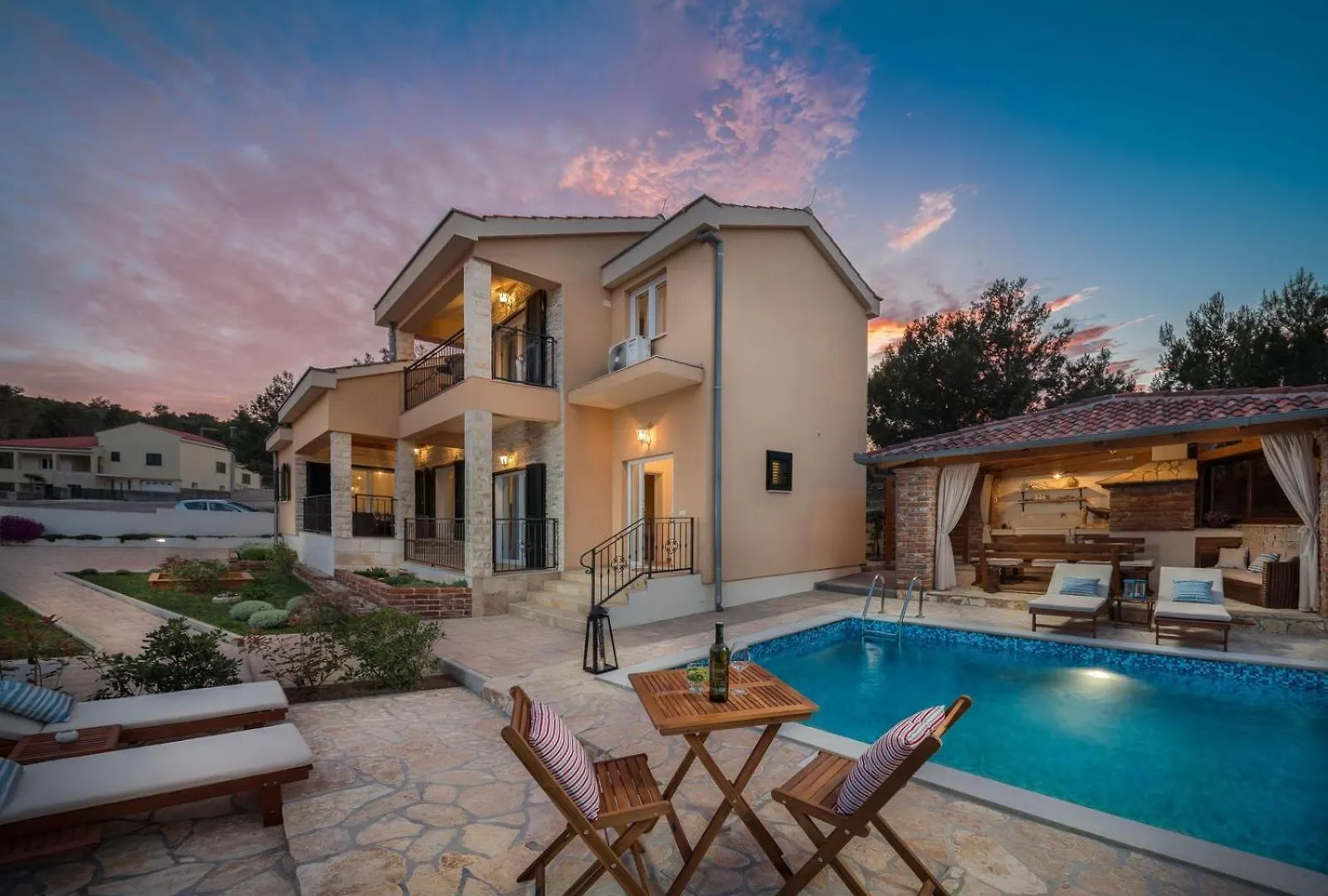 Seafront Villa Noah With Heated Pool Pridraga
