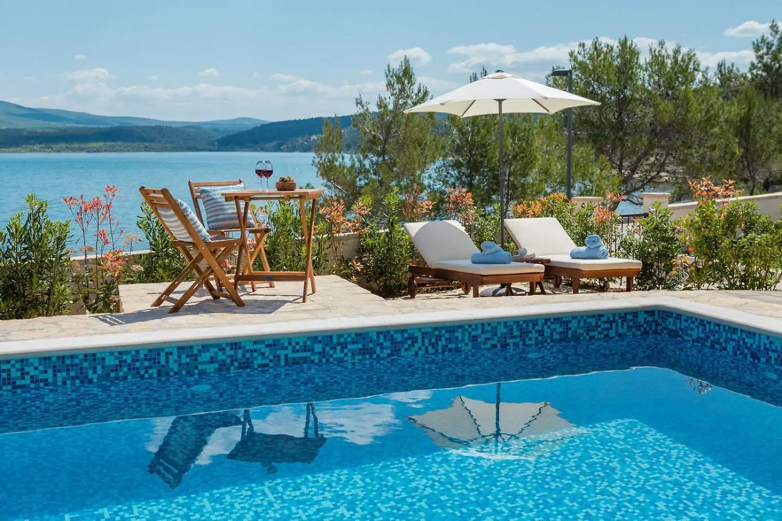 Seafront Villa Noah With Heated Pool Pridraga