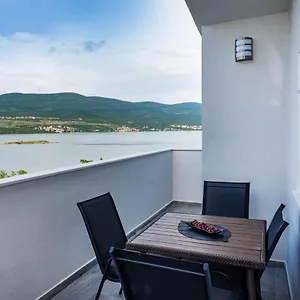 Apartment Neva,, Pridraga